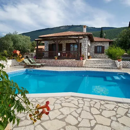 فيلة Koutsoypia Stone House *