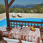 Koutsoypia Stone House Villa *