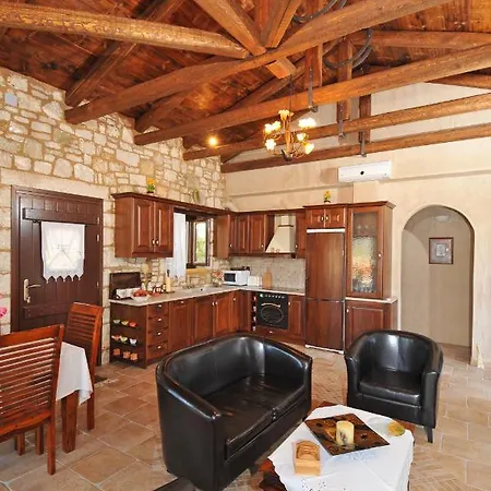 Βίλα Koutsoypia Stone House *